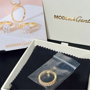 This Ring Is The Moment

Artemis: A breathtaking 18k gold-plated baguette band